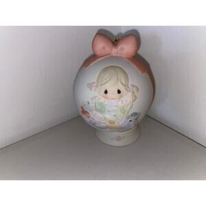 Precious Moments Figurine "May Your Holidays Be So-Sew Special" 4.5" 2005 Enesco